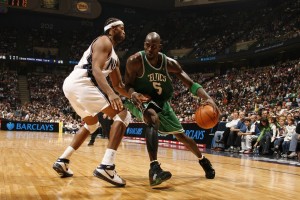 世界杯2026-日本对阵伊朗，加克波关键战不手软，亚洲足球新王座的残酷试炼