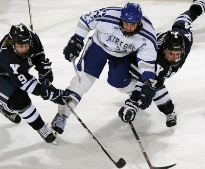 开云官网2026-库里完美发挥撕裂绿军防线，灰熊爆冷胜凯尔特人背后的篮球哲学