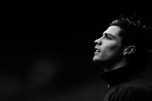 开云体育入口-年度焦点之战之夜，当英格拉姆撕碎标签，新王于废墟加冕