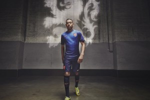 开云体育世界杯-浓眉爆发难救主！雷霆三少末节逆转，鹈鹕功亏一篑